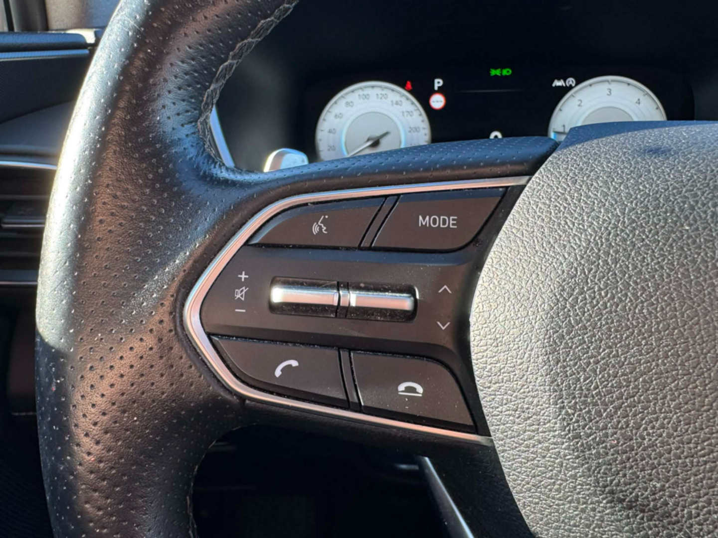 OC199V01001_27.webp_SANTA FE Luxury 2.2 CRDI 147 kW automat, DPH