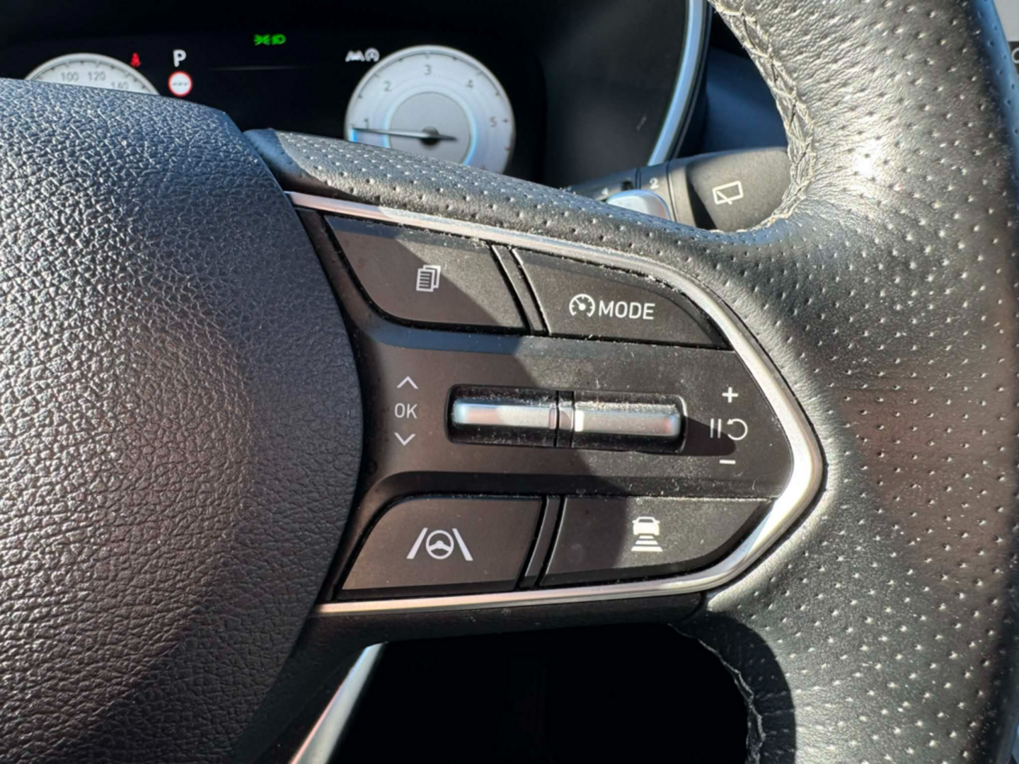 OC199V01001_28.webp_SANTA FE Luxury 2.2 CRDI 147 kW automat, DPH