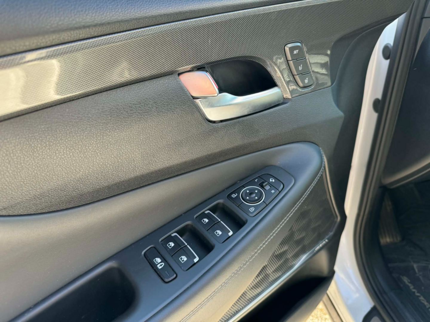 OC199V01001_30.webp_SANTA FE Luxury 2.2 CRDI 147 kW automat, DPH