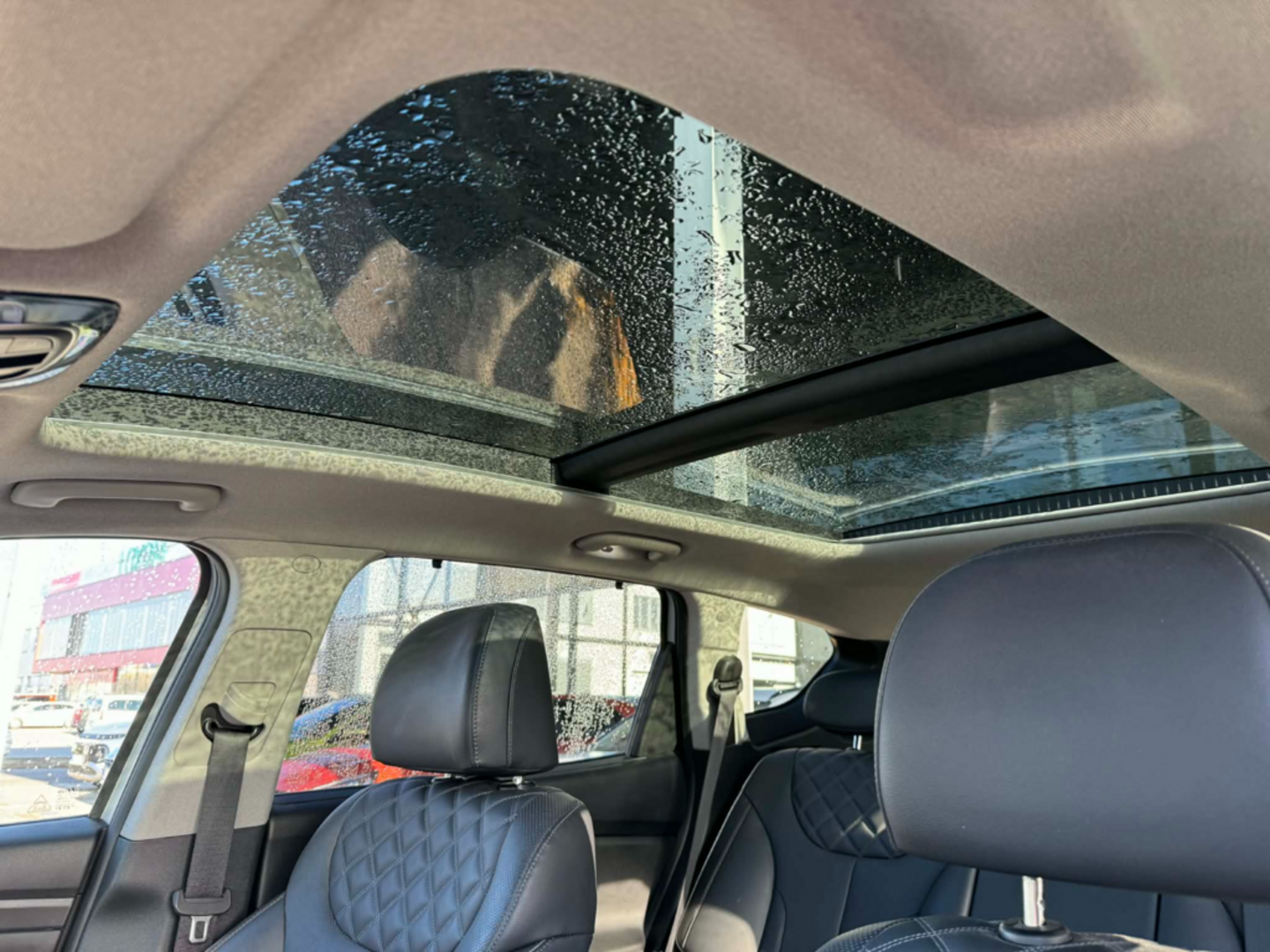 OC199V01001_33.webp_SANTA FE Luxury 2.2 CRDI 147 kW automat, DPH