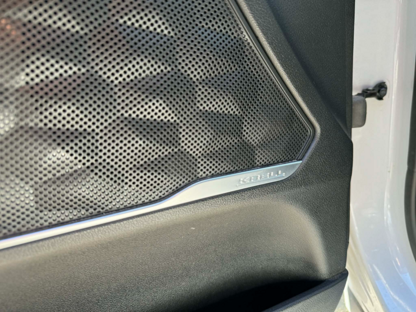 OC199V01001_37.webp_SANTA FE Luxury 2.2 CRDI 147 kW automat, DPH