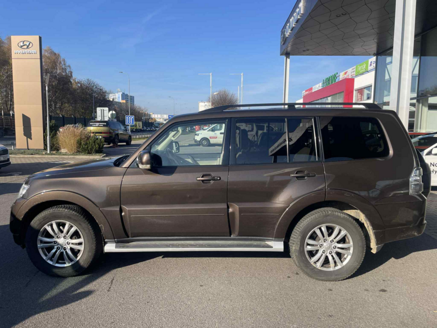 OC199V01011_11.webp_PAJERO  3.2  140 kW automat, DPH