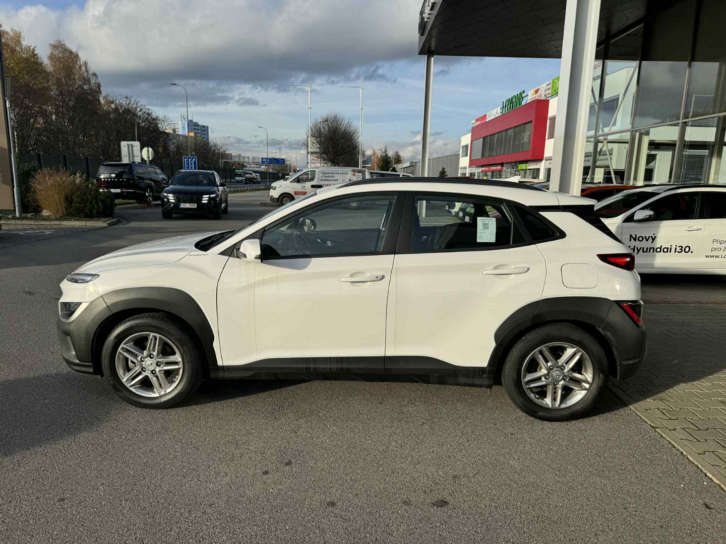 OC199V01015_11.webp_KONA Comfort 1.0 TGDI 88 kW manuál