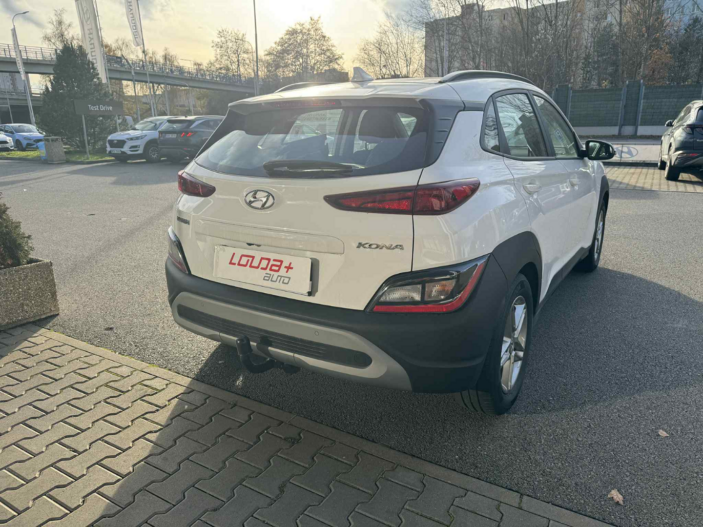 OC199V01015_12.webp_KONA Comfort 1.0 TGDI 88 kW manuál