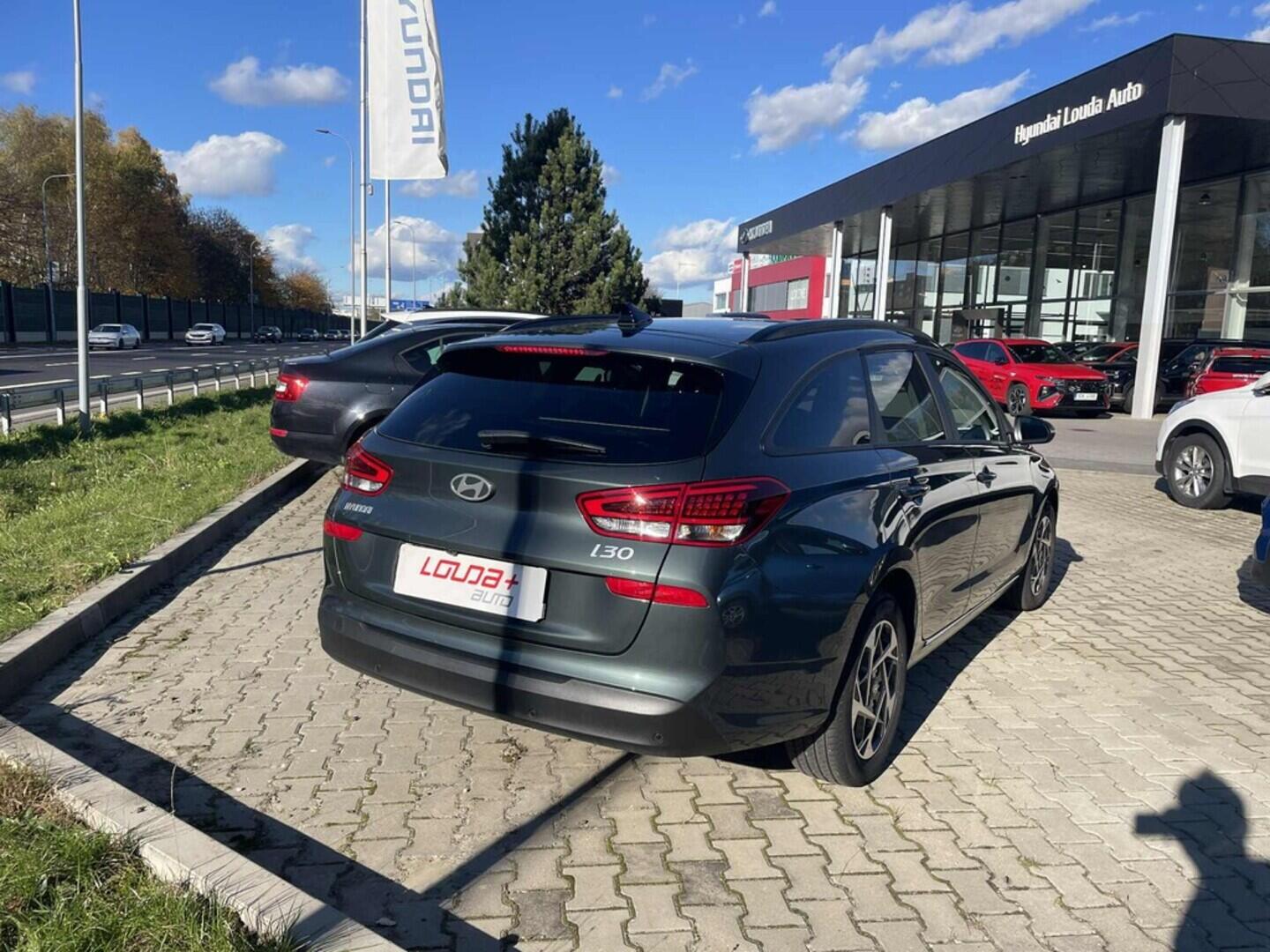 OC199V01022_11.webp_I30 Smart Climate 1.5 DPI 70 kW manuál, DPH