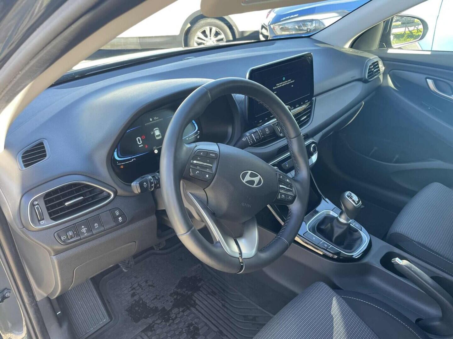 OC199V01022_20.webp_I30 Smart Climate 1.5 DPI 70 kW manuál, DPH