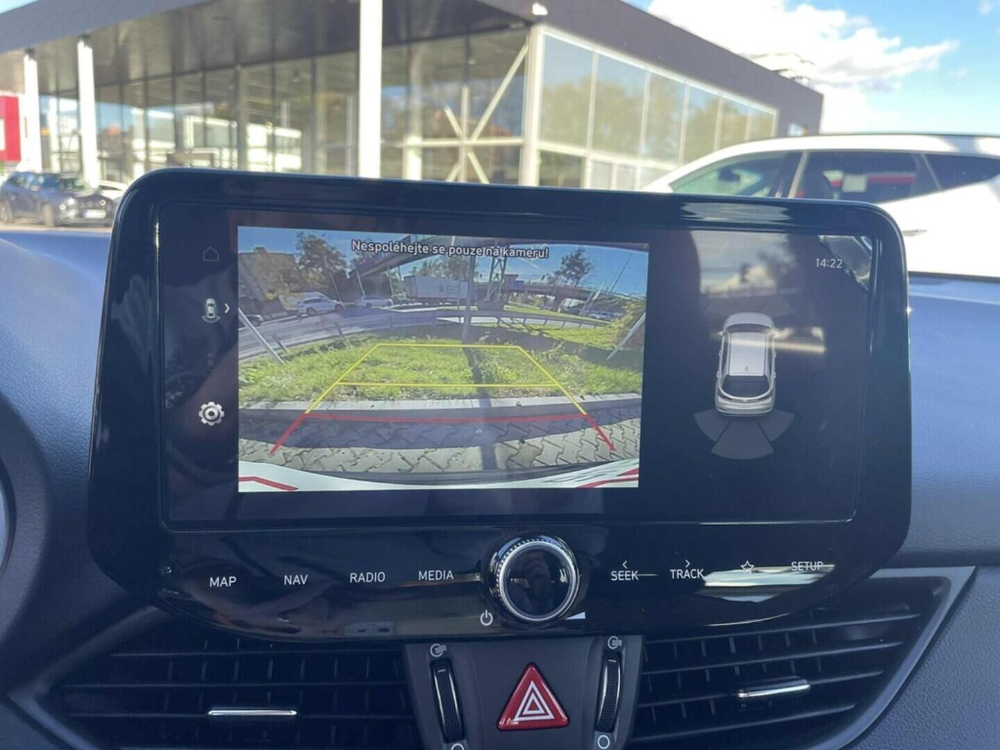 OC199V01022_28.webp_I30 Smart Climate 1.5 DPI 70 kW manuál, DPH