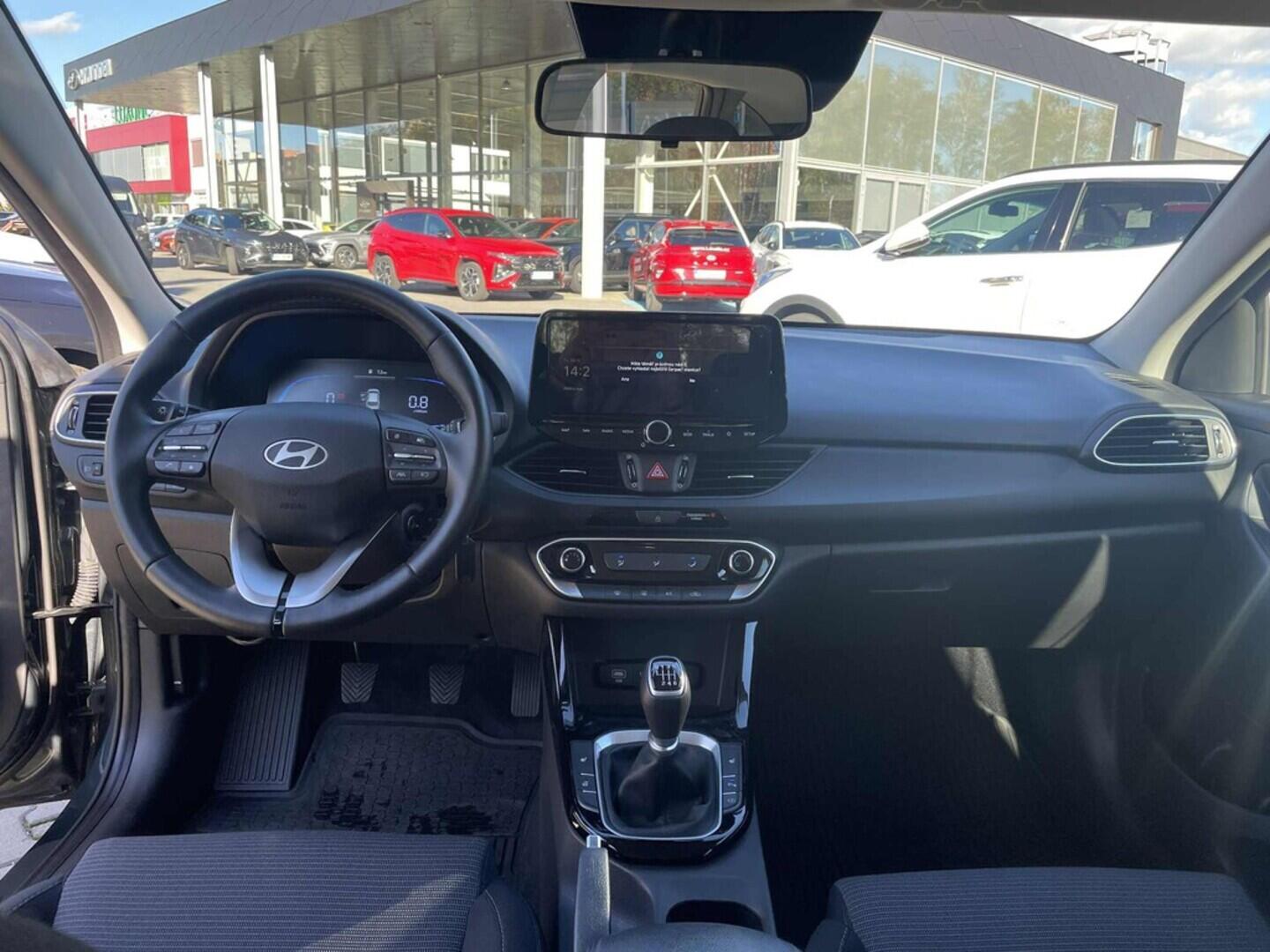 OC199V01022_32.webp_I30 Smart Climate 1.5 DPI 70 kW manuál, DPH