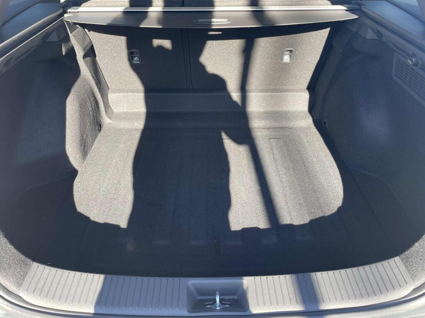 OC199V01022_33.webp_I30 Smart Climate 1.5 DPI 70 kW manuál, DPH