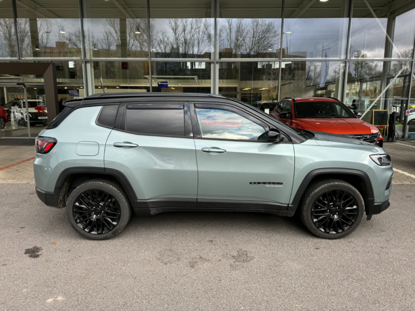 OC199V01026_11.webp_COMPASS  1.5 hybrid 96 kW automat