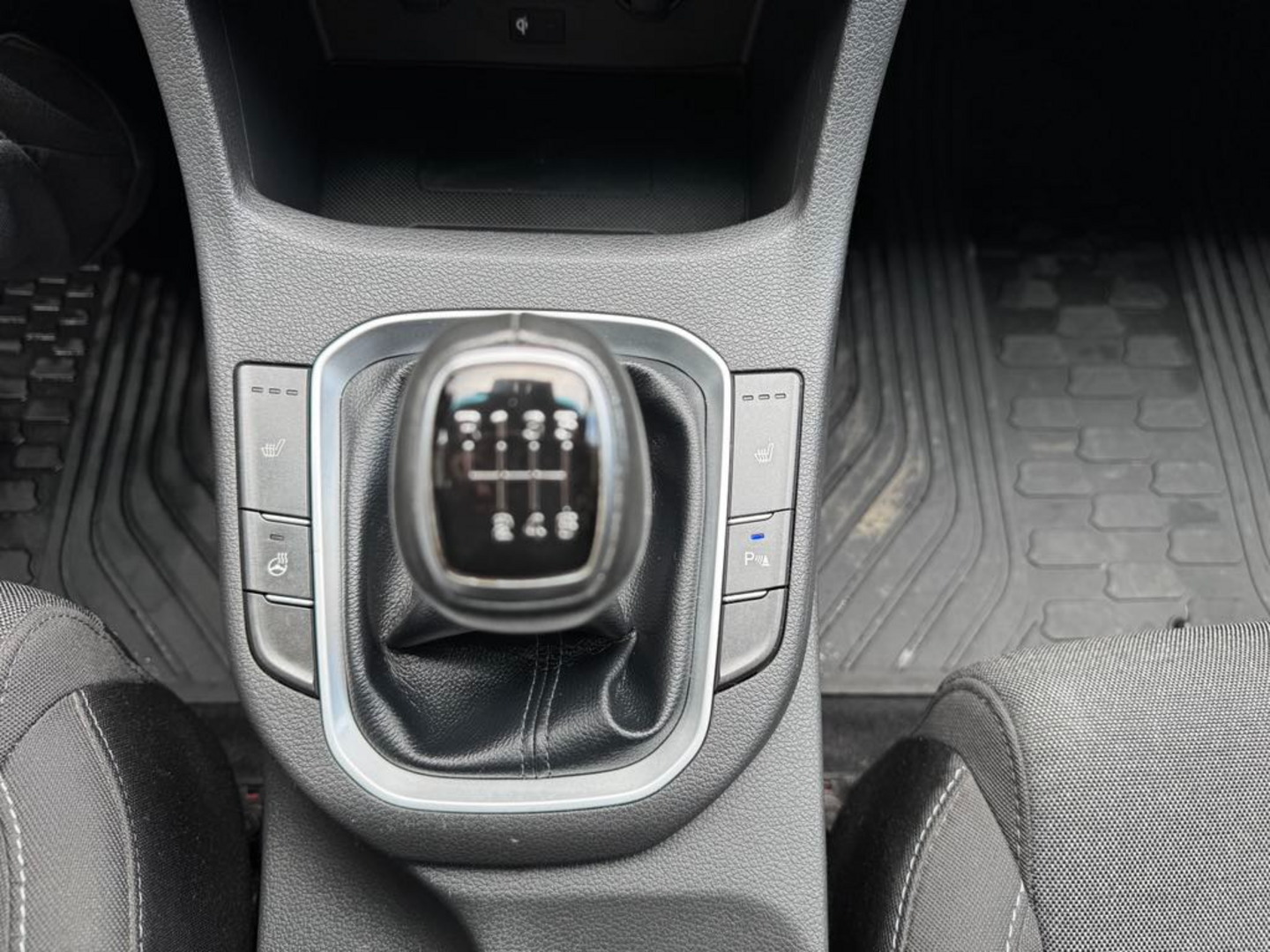 OC199V01027_23.webp_I30 Smart 1.5 DPI 81 kW manuál, DPH