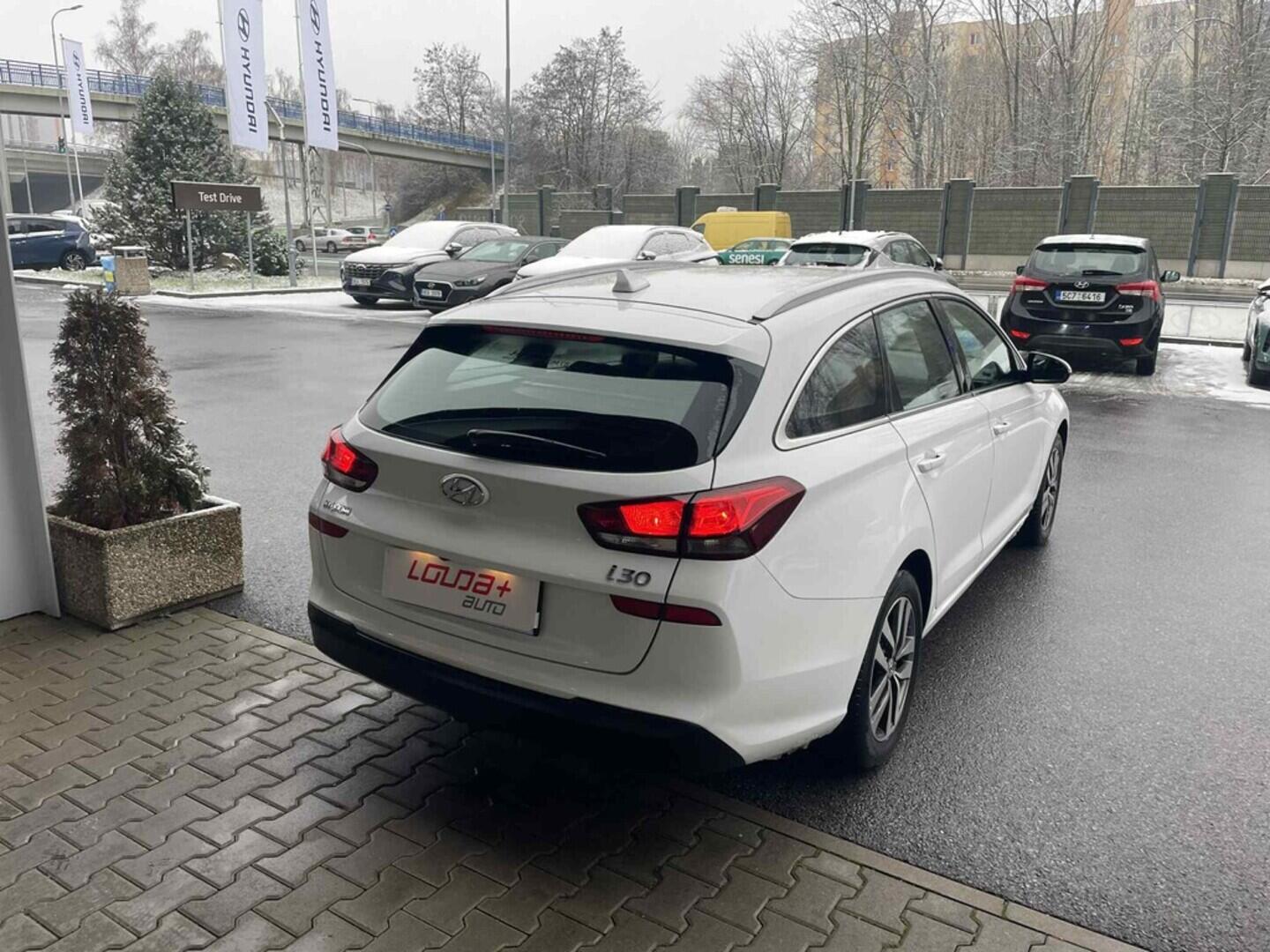 OC199V01028_11.webp_I30 Style  1.6 CRDI 85 kW manuál