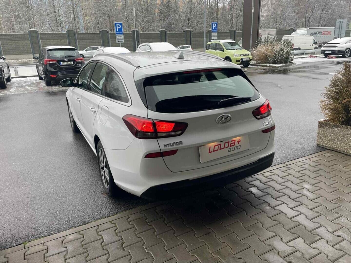 OC199V01028_14.webp_I30 Style  1.6 CRDI 85 kW manuál