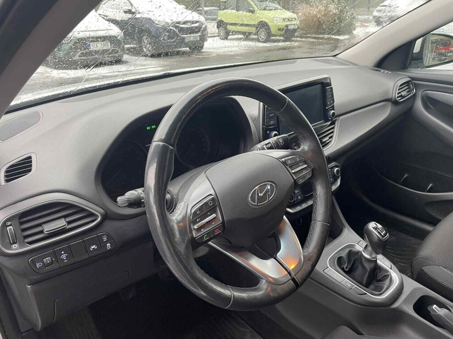 OC199V01028_20.webp_I30 Style  1.6 CRDI 85 kW manuál