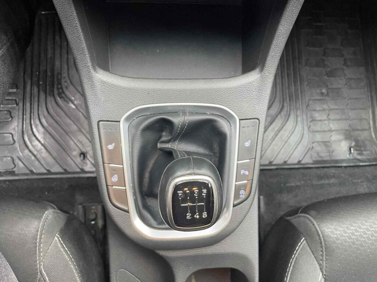 OC199V01028_25.webp_I30 Style  1.6 CRDI 85 kW manuál