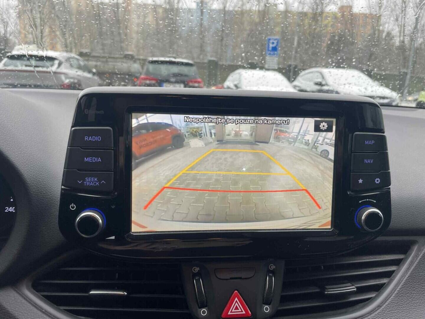 OC199V01028_27.webp_I30 Style  1.6 CRDI 85 kW manuál