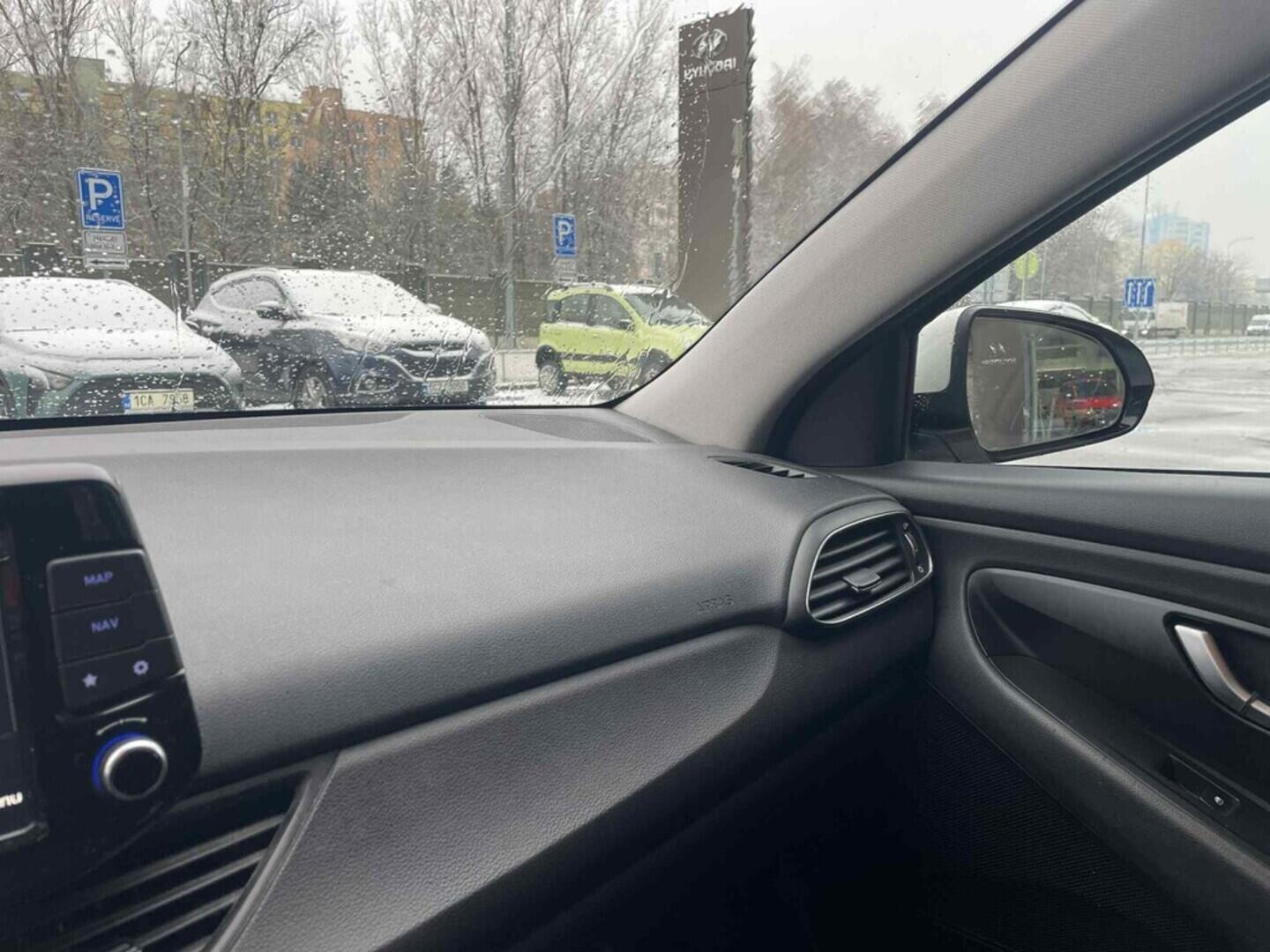 OC199V01028_28.webp_I30 Style  1.6 CRDI 85 kW manuál