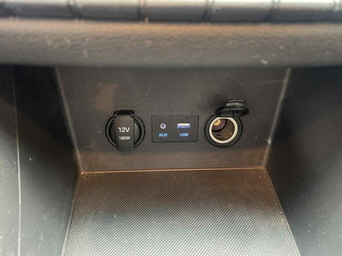 OC199V01028_29.webp_I30 Style  1.6 CRDI 85 kW manuál