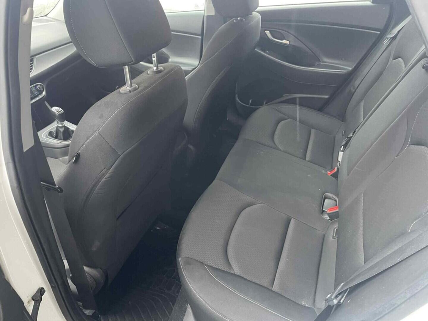 OC199V01028_30.webp_I30 Style  1.6 CRDI 85 kW manuál