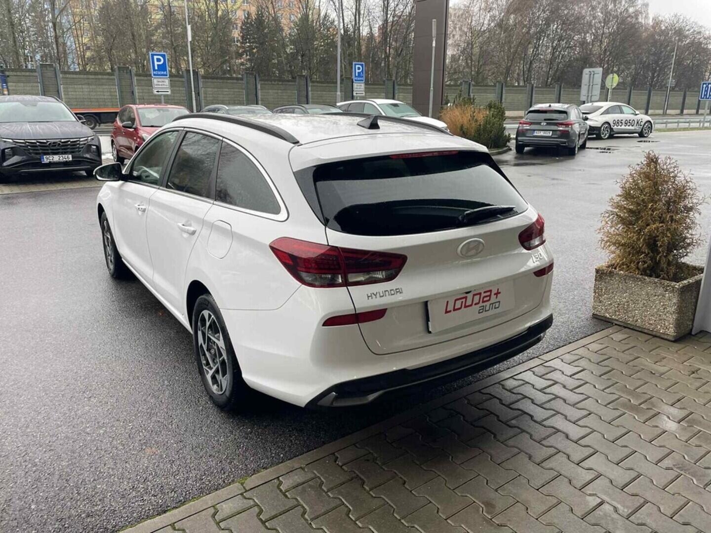 OC199V01033_11.webp_I30 Smart Climate 1.5 DPI 70 kW manuál, DPH