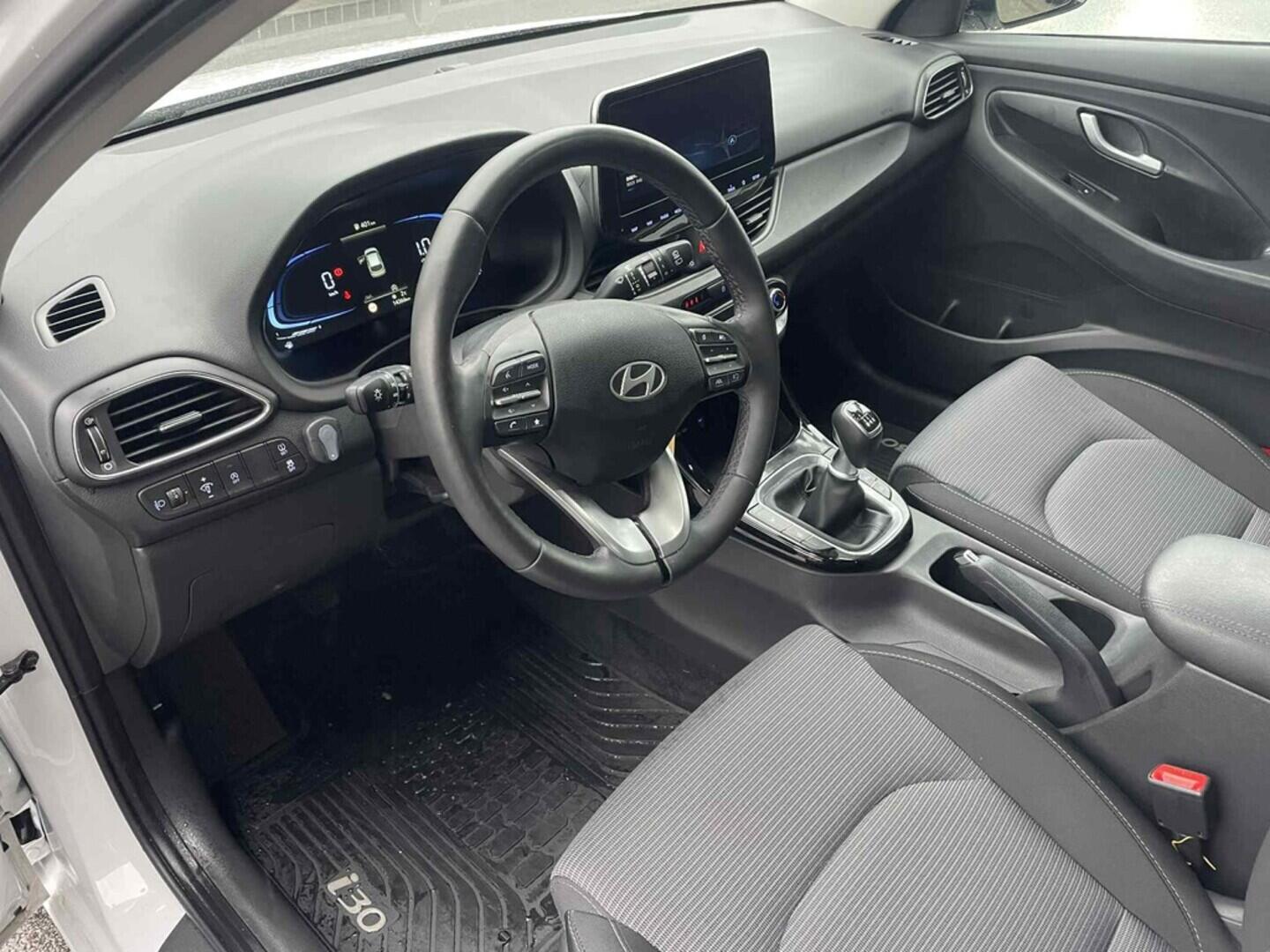 OC199V01033_21.webp_I30 Smart Climate 1.5 DPI 70 kW manuál, DPH