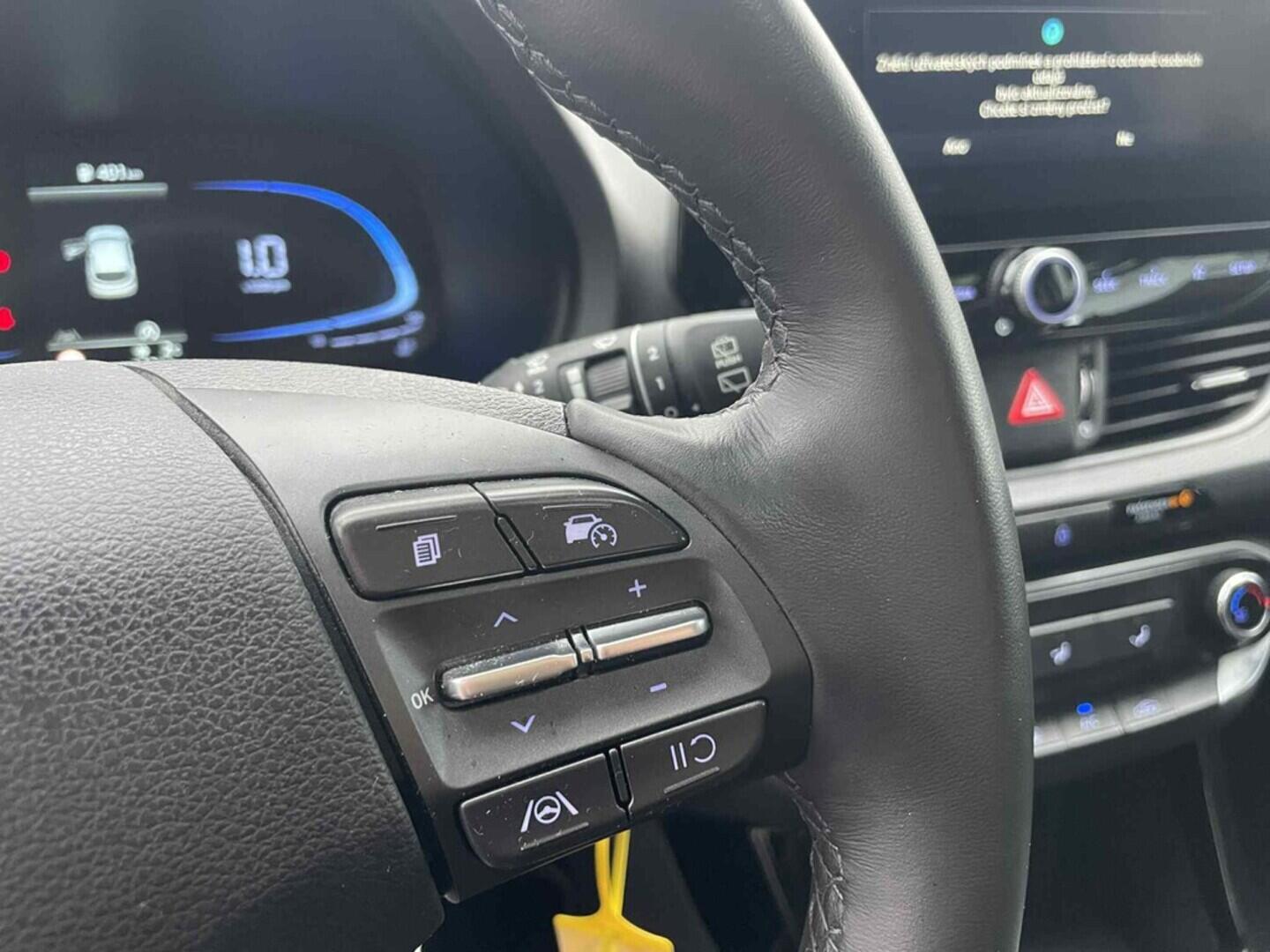 OC199V01033_23.webp_I30 Smart Climate 1.5 DPI 70 kW manuál, DPH