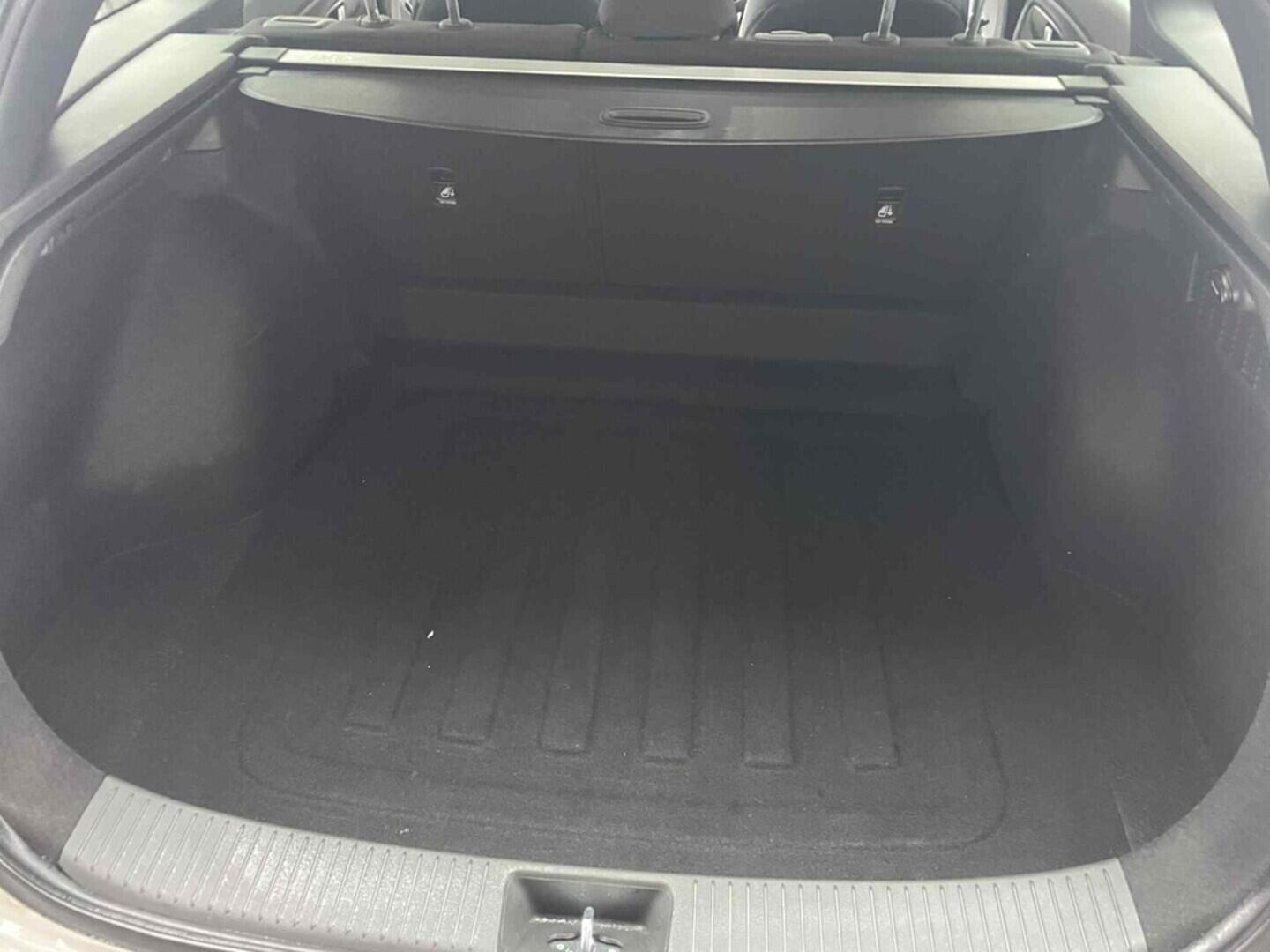 OC199V01033_32.webp_I30 Smart Climate 1.5 DPI 70 kW manuál, DPH