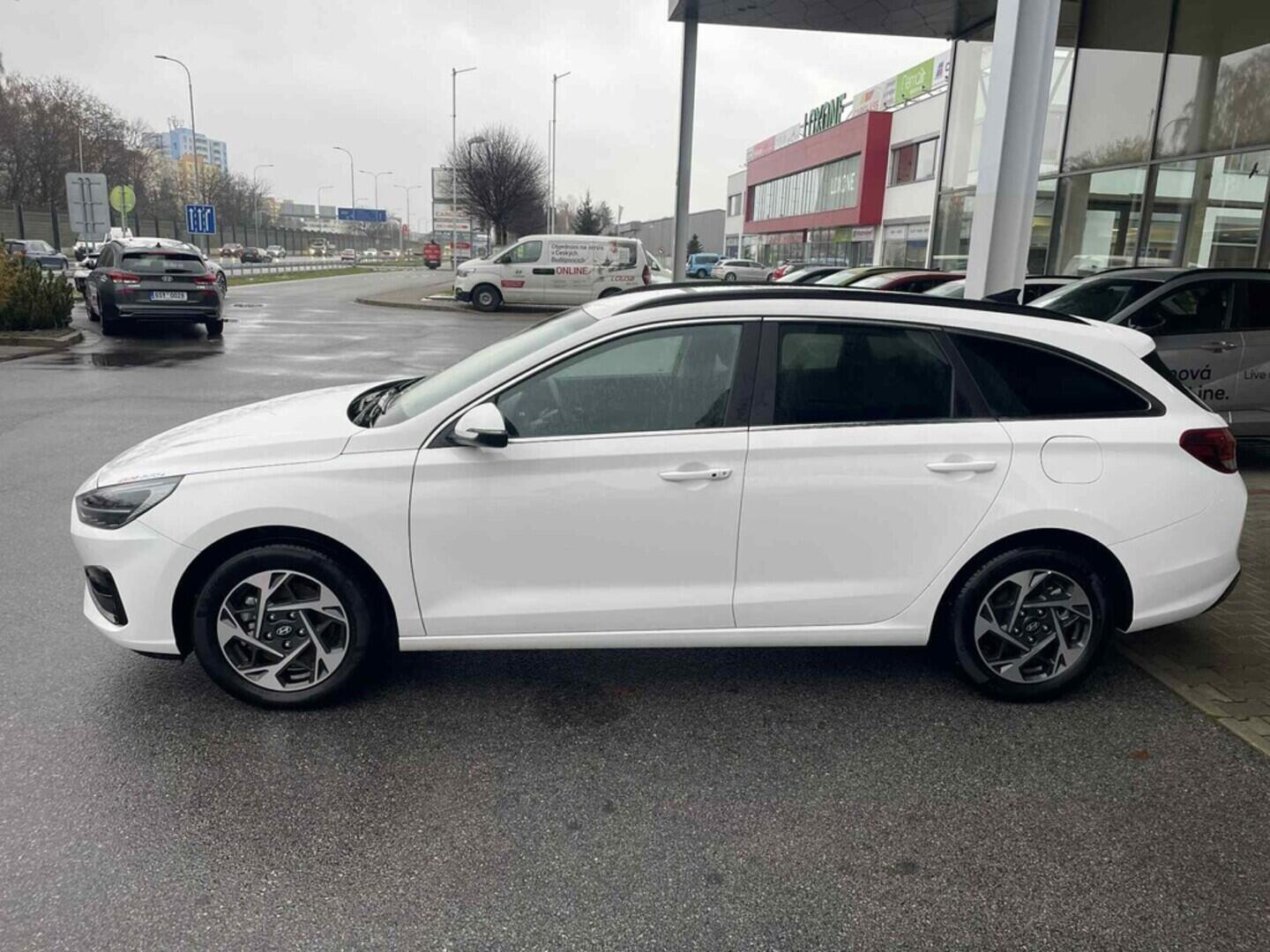 OC199V01034_15.webp_I30 Style 1.5 DPI 70 kW manuál, DPH