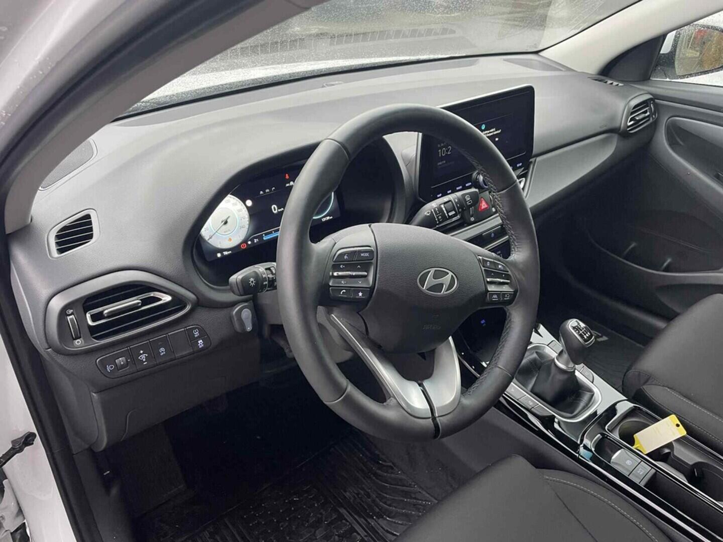 OC199V01034_21.webp_I30 Style 1.5 DPI 70 kW manuál, DPH