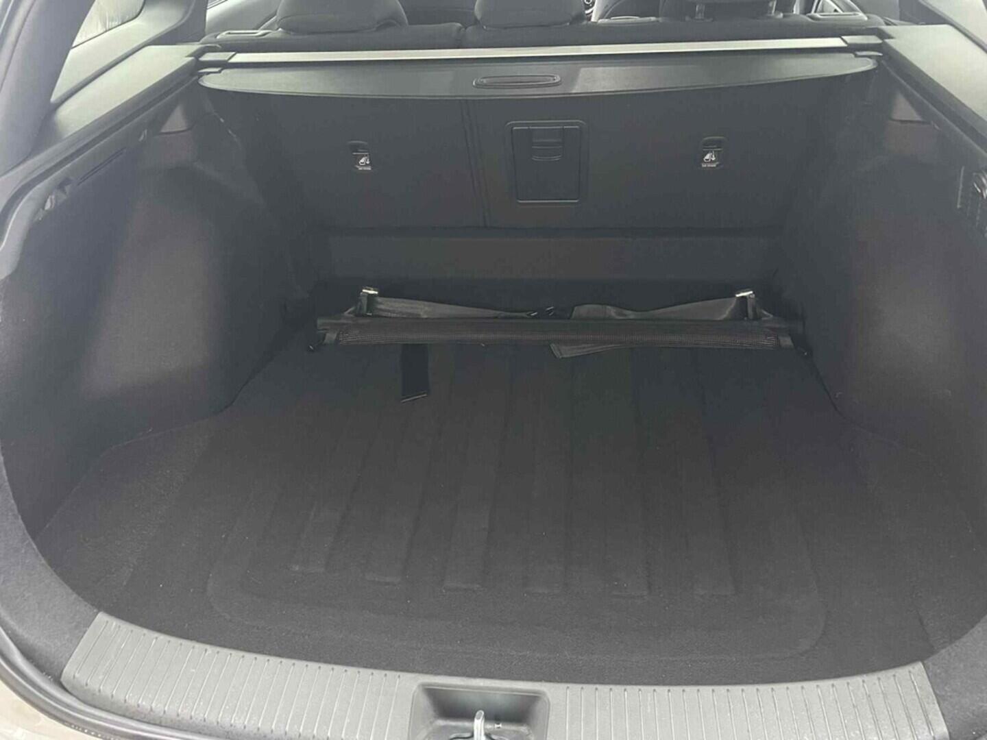 OC199V01034_33.webp_I30 Style 1.5 DPI 70 kW manuál, DPH