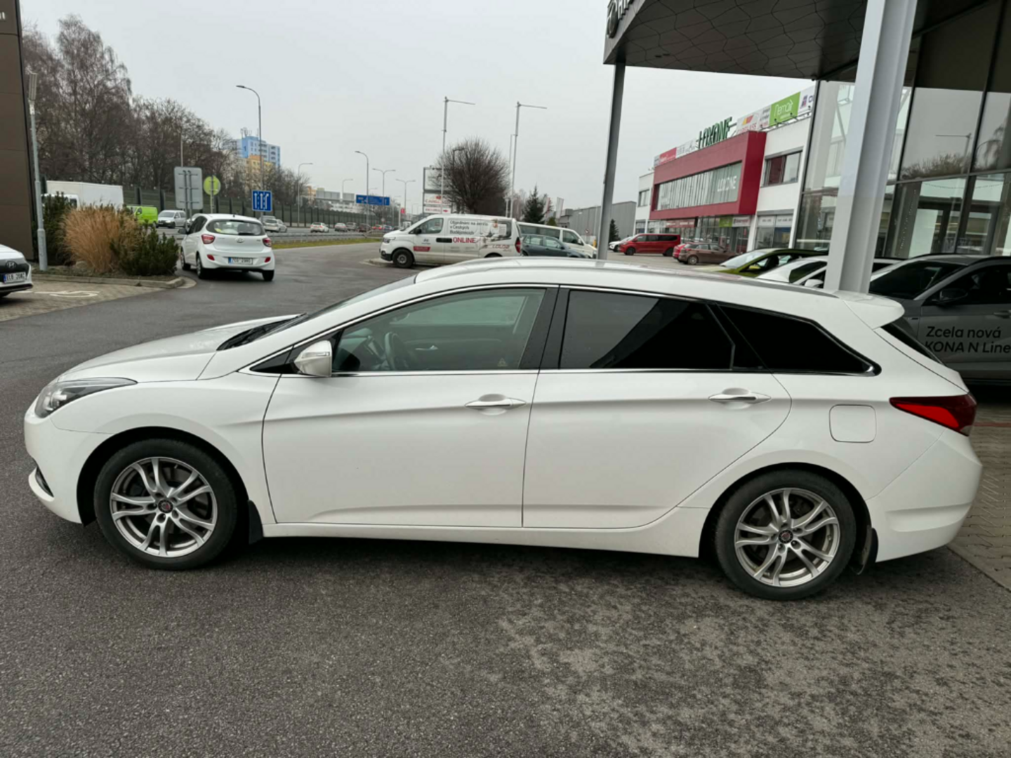 OC199V01038_11.webp_I40  1.7 CRDI 104 kW manuál