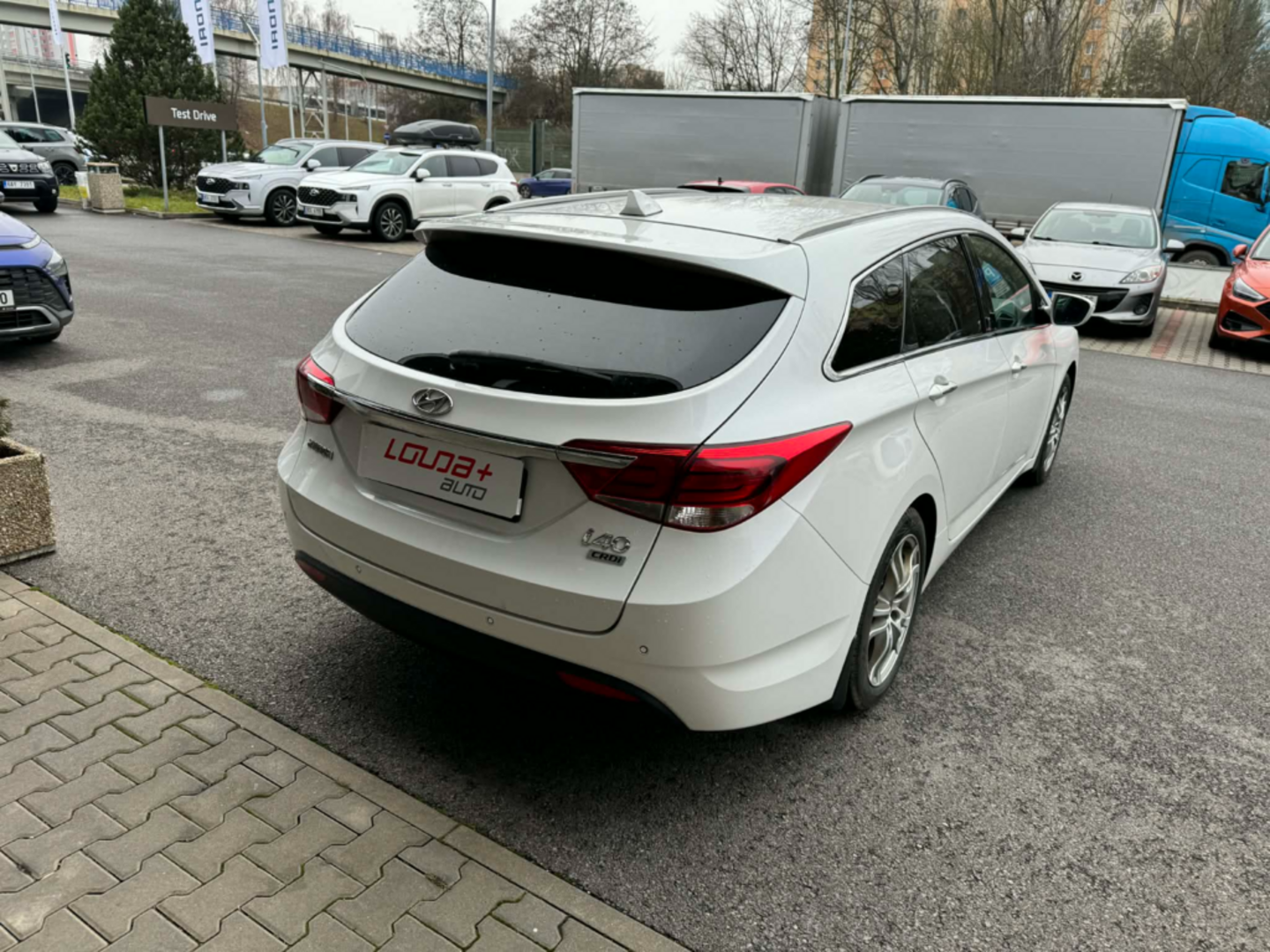 OC199V01038_12.webp_I40  1.7 CRDI 104 kW manuál