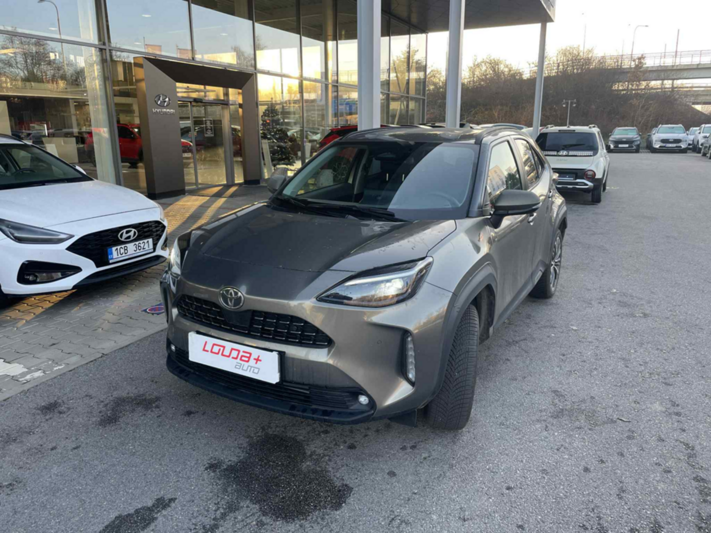 OC199V01041_10.webp_YARIS CROSS Adventure 1.5 HEV 68 kW automat