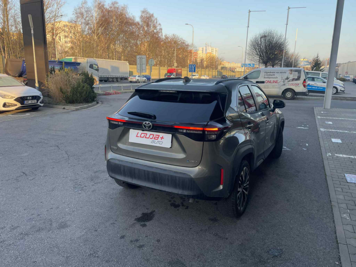 OC199V01041_12.webp_YARIS CROSS Adventure 1.5 HEV 68 kW automat