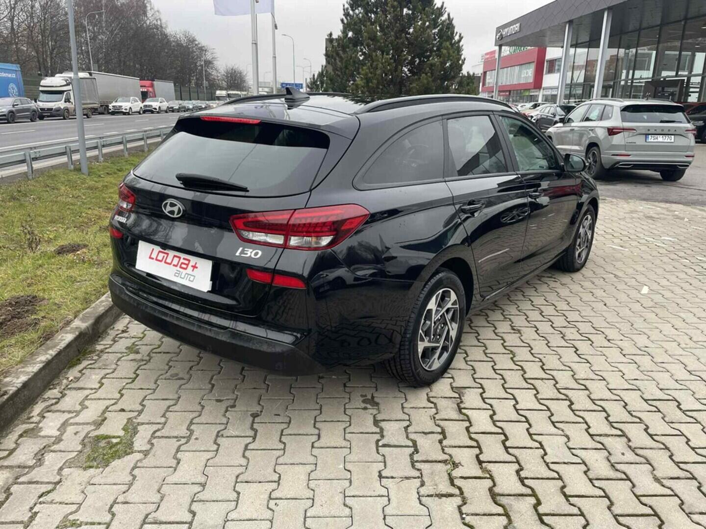 OC199V01042_11.webp_I30 Smart Climate 1.5 DPI 70 kW manuál, DPH