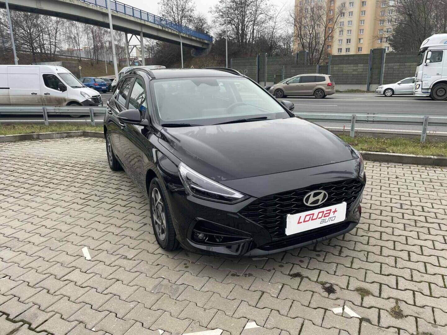 OC199V01042_12.webp_I30 Smart Climate 1.5 DPI 70 kW manuál, DPH