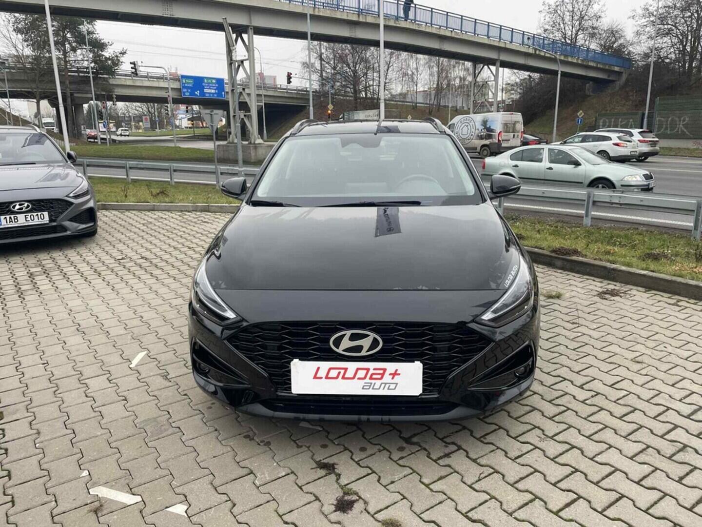 OC199V01042_14.webp_I30 Smart Climate 1.5 DPI 70 kW manuál, DPH