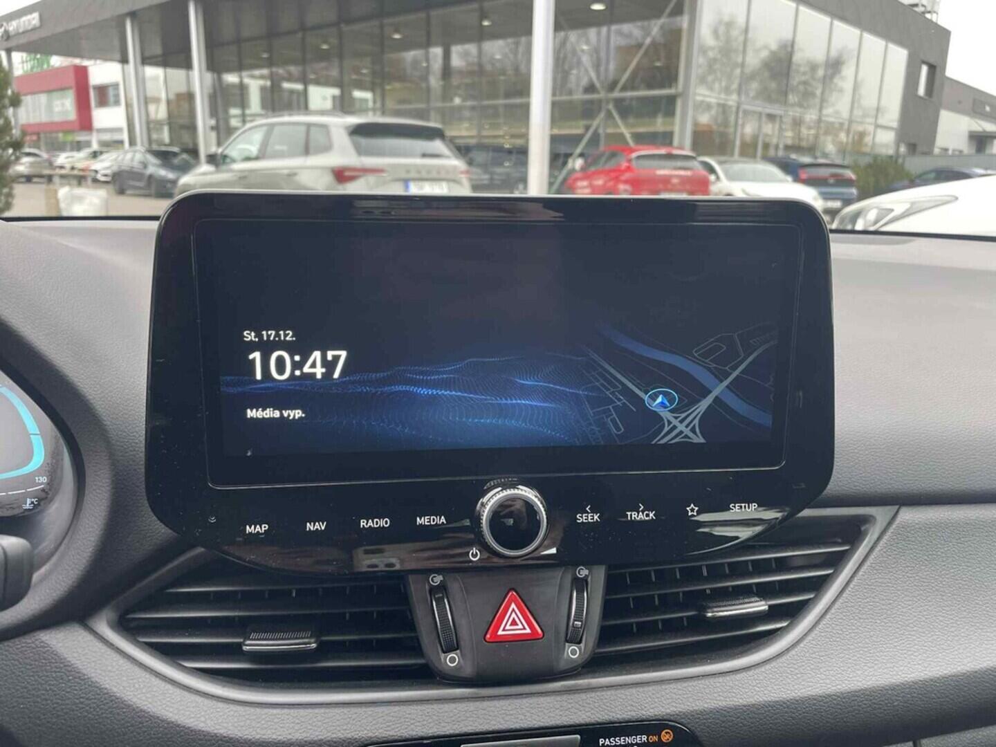 OC199V01042_24.webp_I30 Smart Climate 1.5 DPI 70 kW manuál, DPH