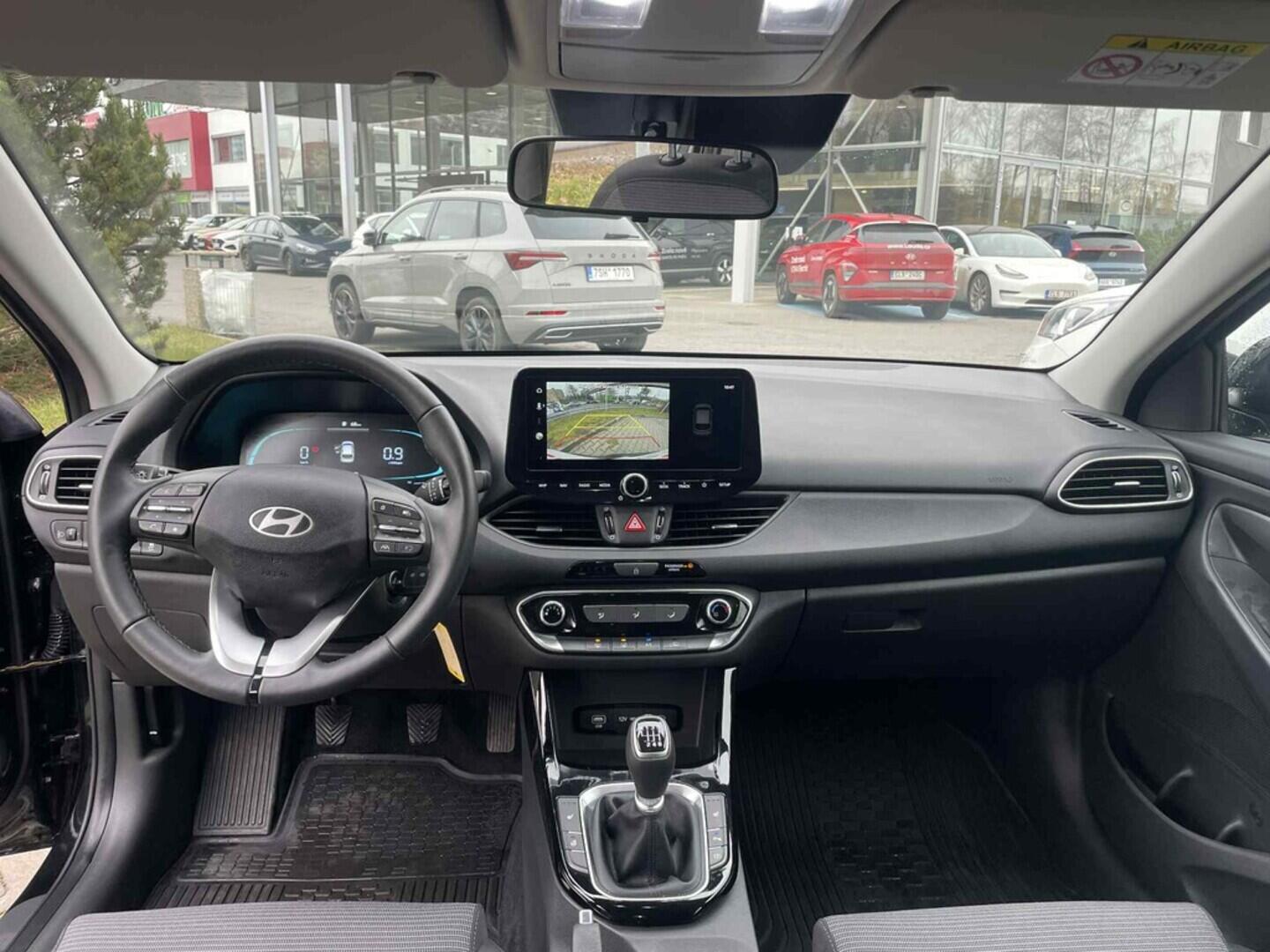 OC199V01042_31.webp_I30 Smart Climate 1.5 DPI 70 kW manuál, DPH