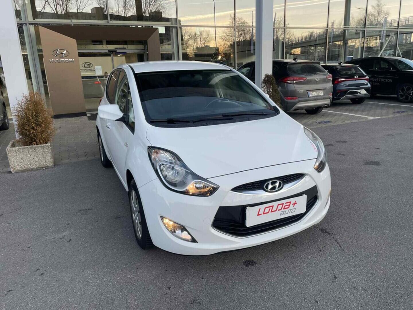 OC199V01050_12.webp_IX20 Trikolor 1.4  66 kW manuál