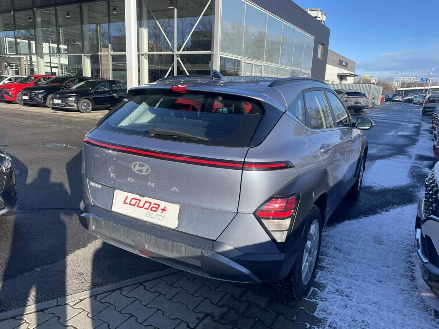 OC199V01052_12.webp_KONA Style 1.0 TGDI 88 kW manuál