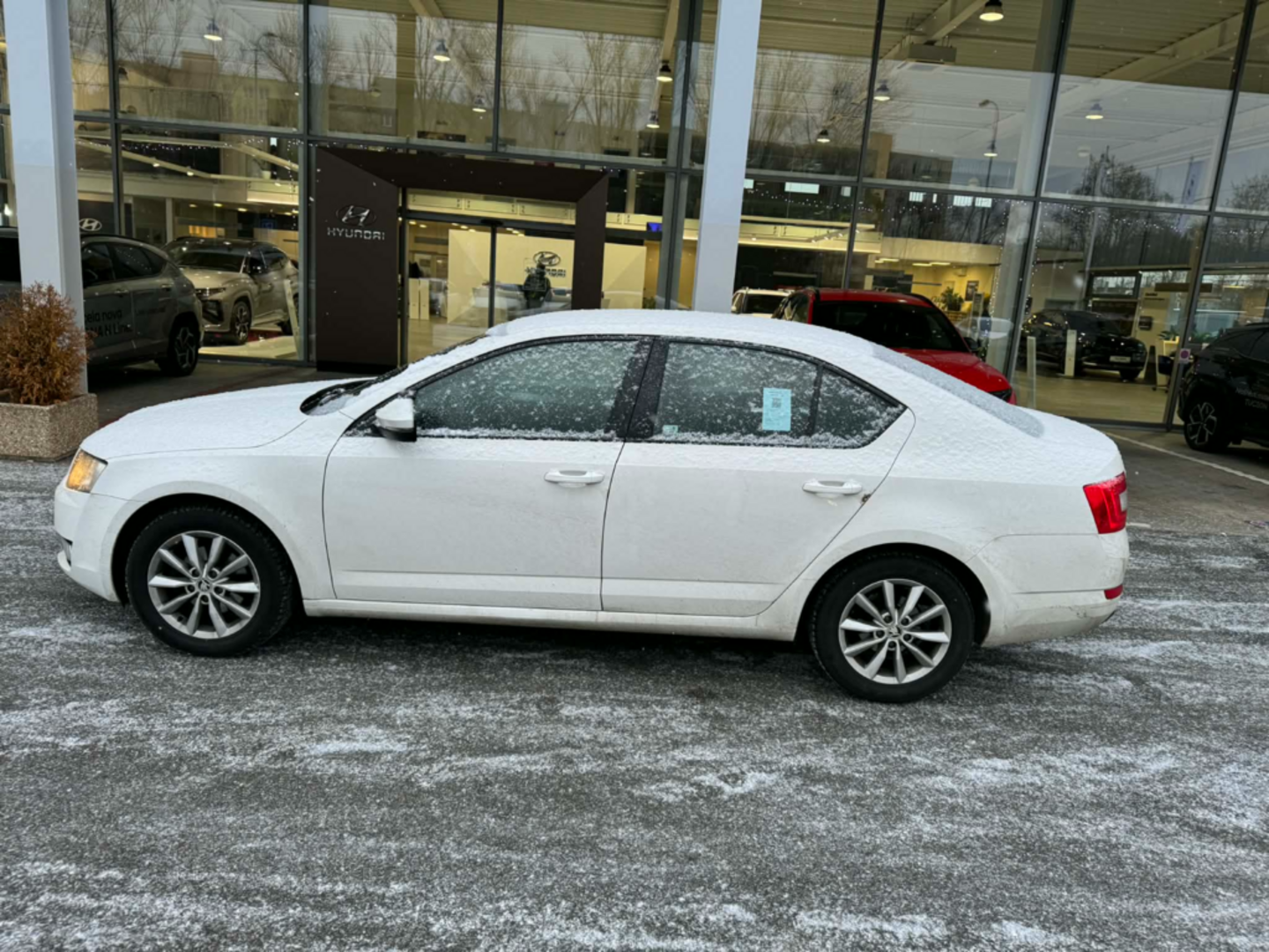 OC199V01055_11.webp_OCTAVIA Ambition Plus 1.6 TDI 66 kW manuál