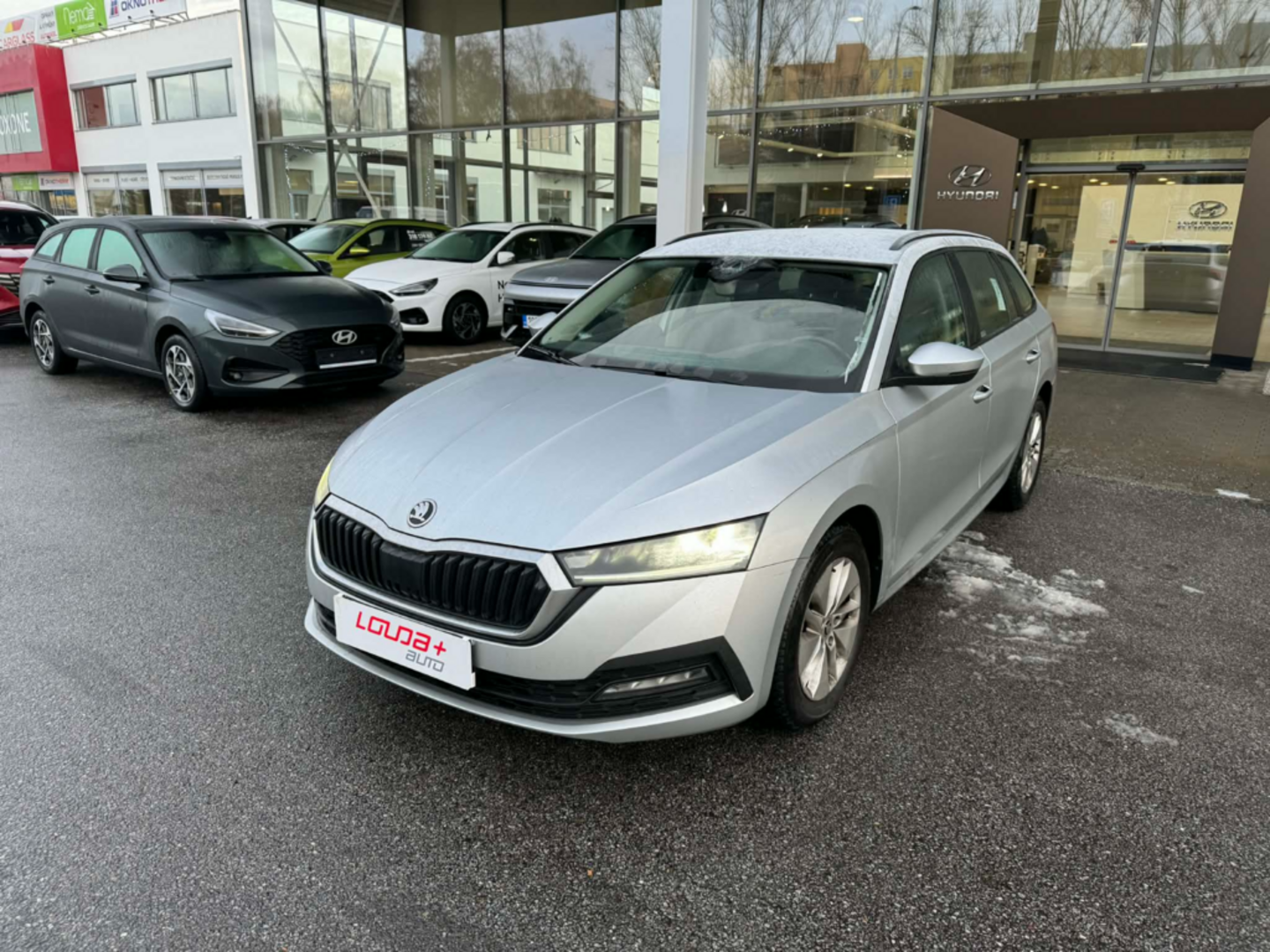 OC199V01058_10.webp_OCTAVIA Ambition 2.0 TDI 85 kW manuál