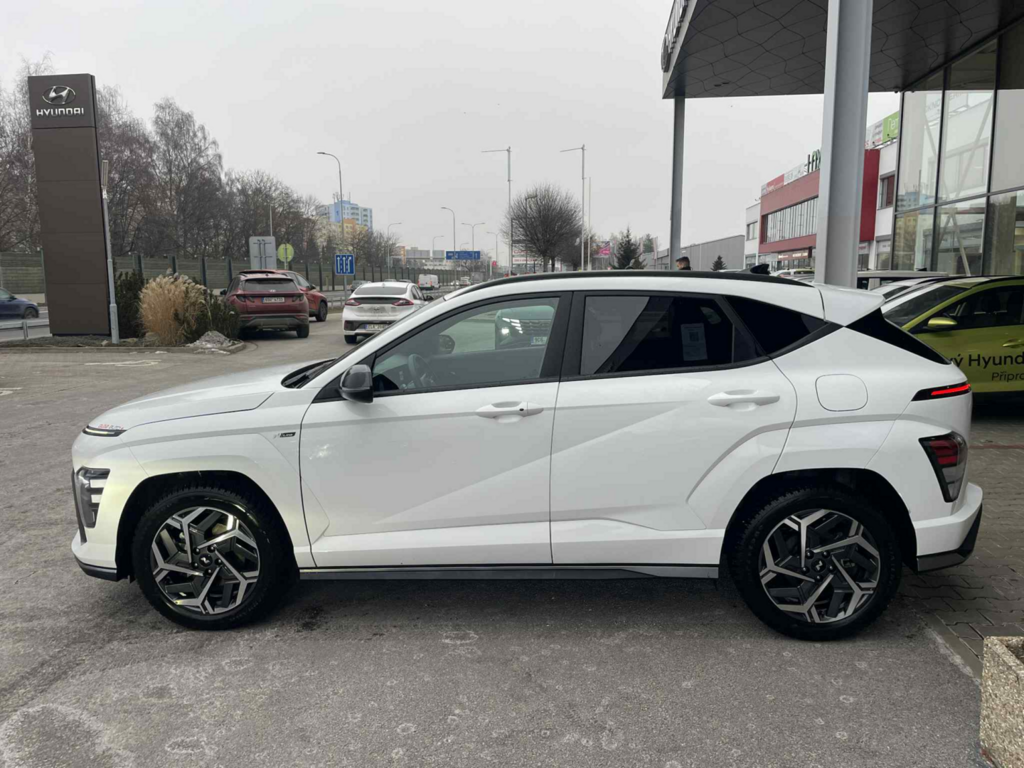 OC199V01064_15.webp_KONA N-line 1.6 TGDI 102 kW manuál