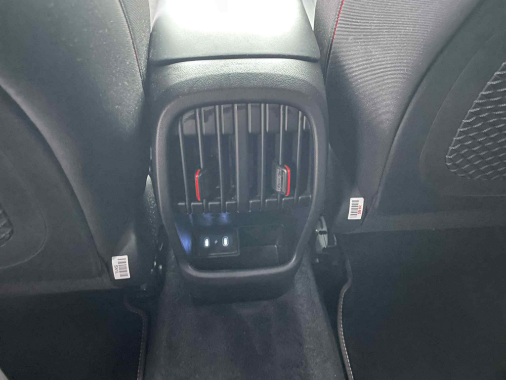 OC199V01064_33.webp_KONA N-line 1.6 TGDI 102 kW manuál