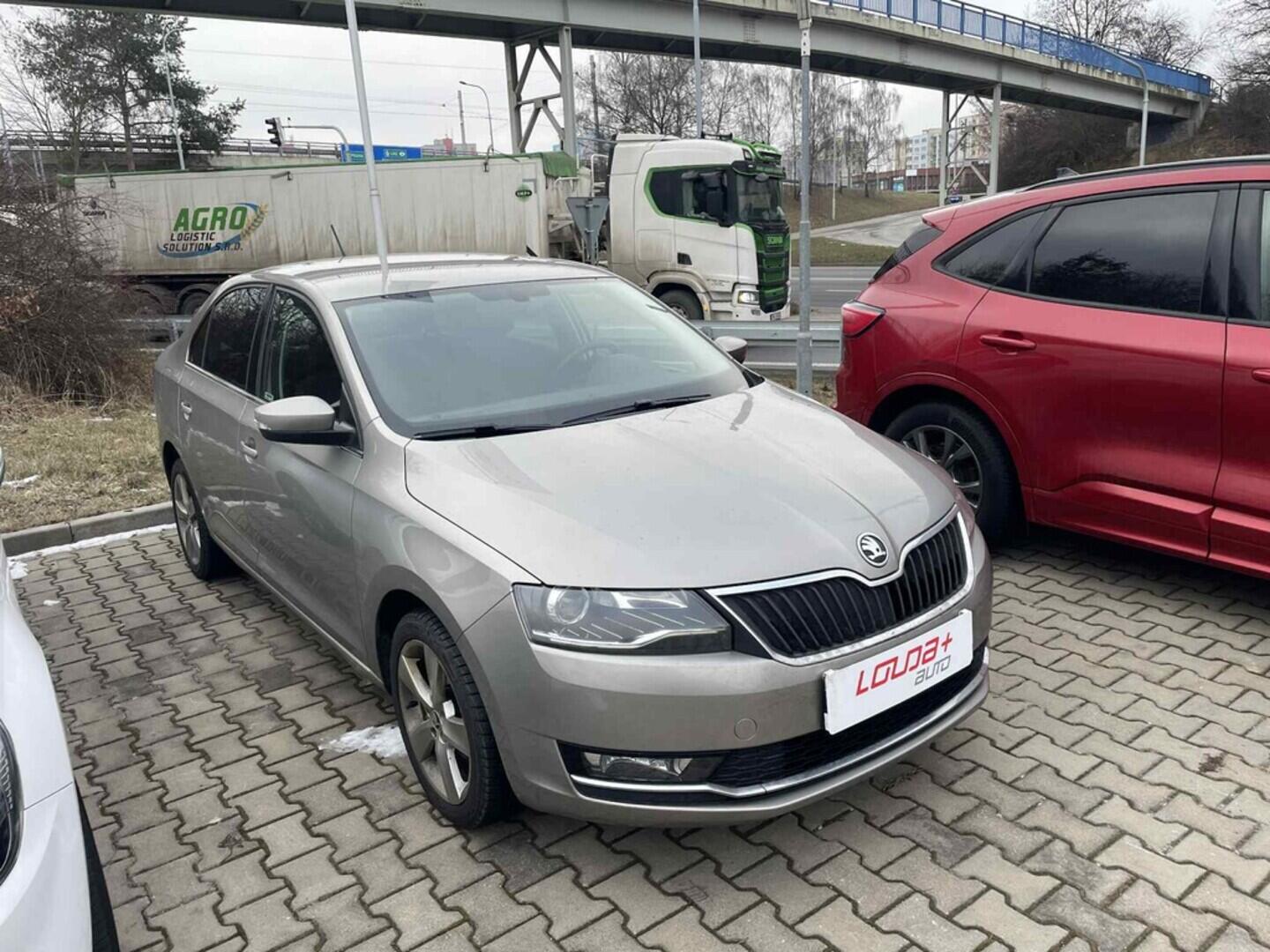 OC199V01065_11.webp_RAPID Style 1.0 TSI 70 kW manuál