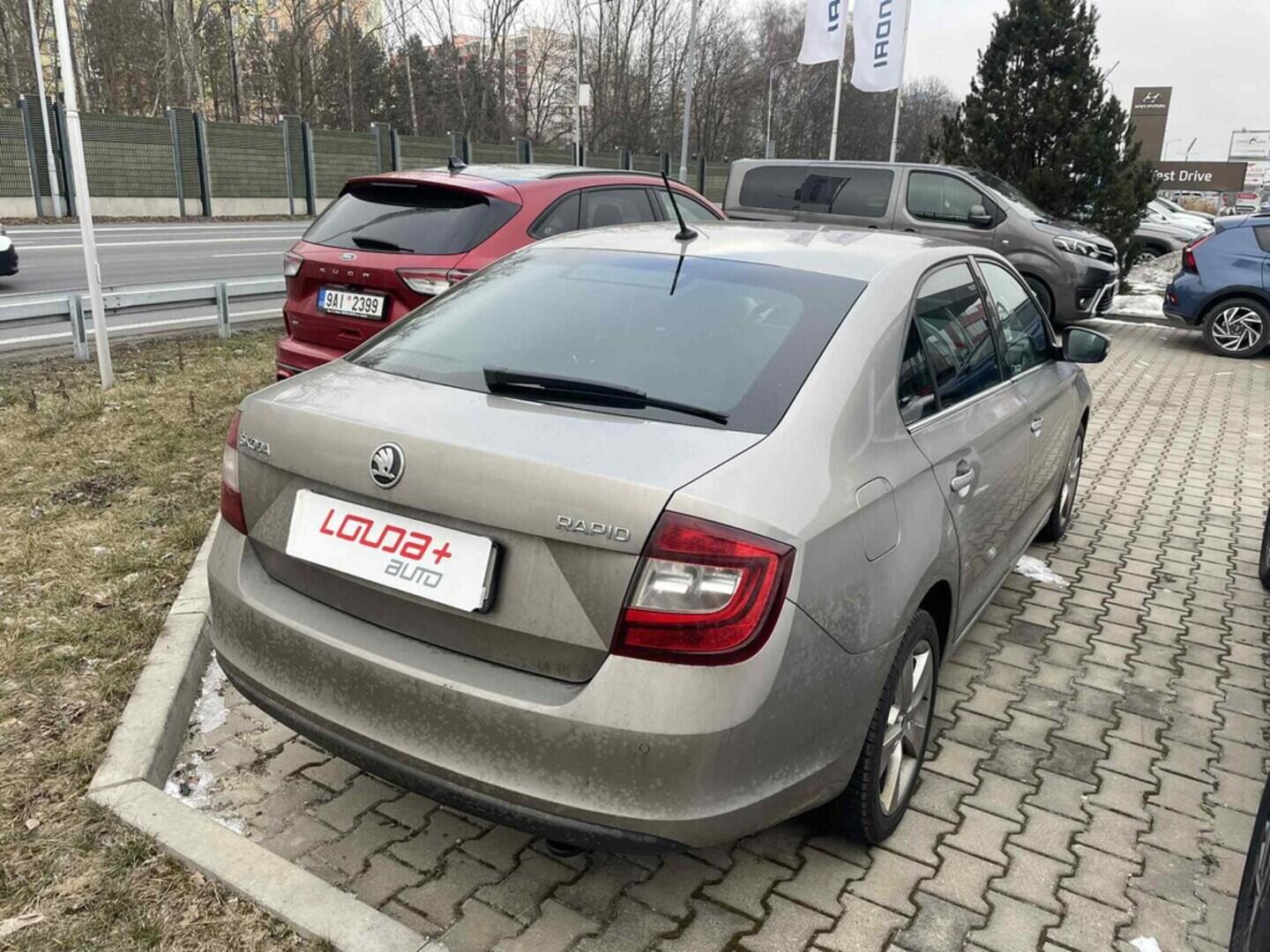 OC199V01065_12.webp_RAPID Style 1.0 TSI 70 kW manuál