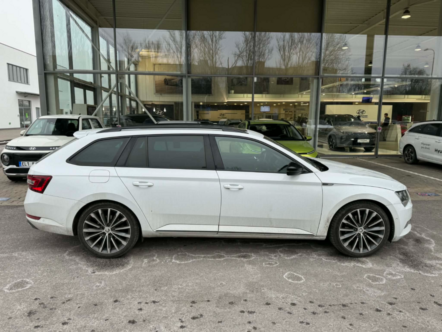 OC199V01068_11.webp_SUPERB SportLine 2.0 TDI 140 kW automat