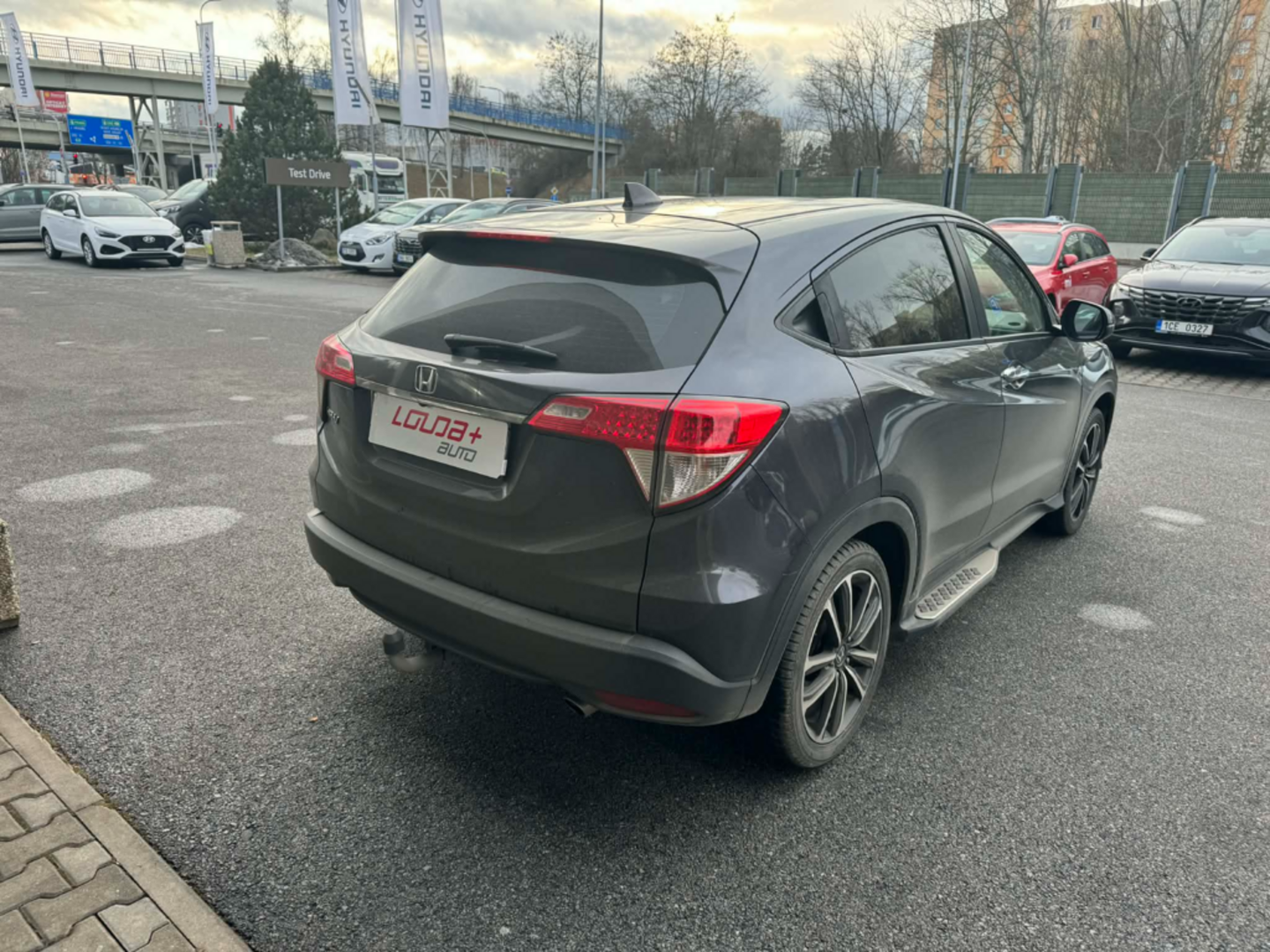 OC199V01070_12.webp_HRV  1.5 V-TEC 96 kW manuál