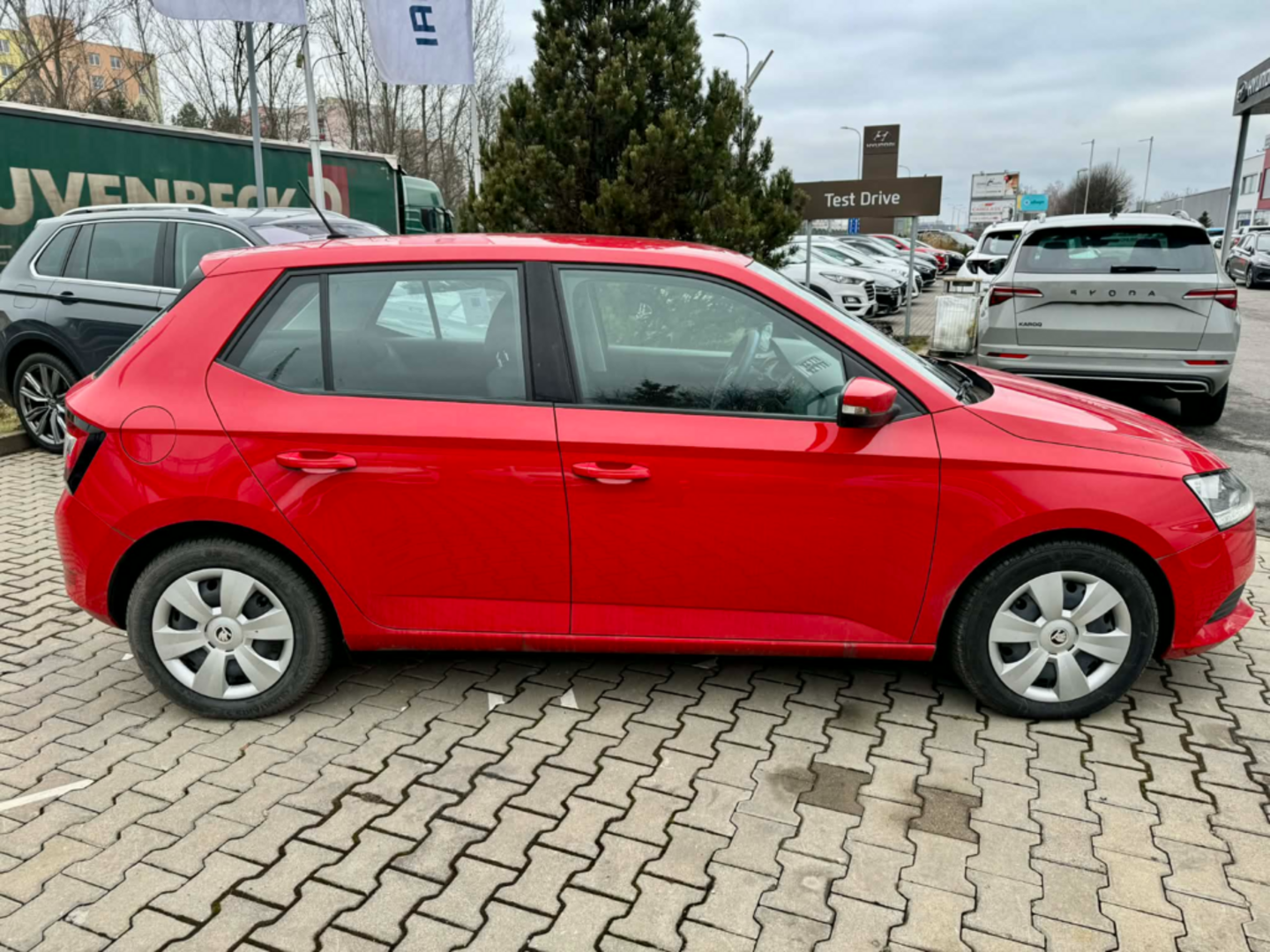 OC199V01079_11.webp_FABIA Active 1.0 MPI 44 kW manuál